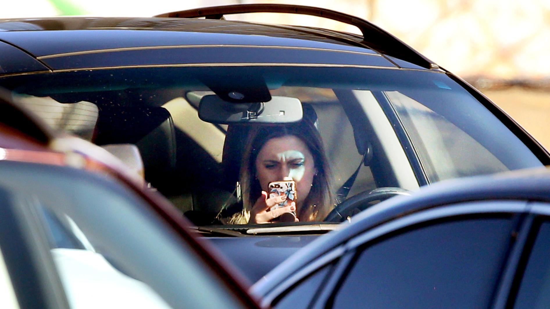 Arizona Senate panel OKs across-the-board ban on texting while driving